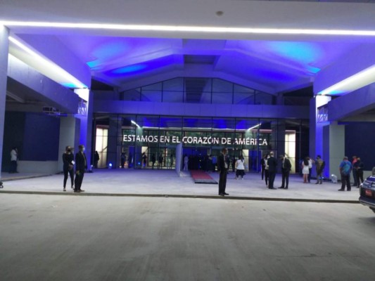 Así fue la histórica inauguración del aeropuerto internacional de Palmerola (Fotos)