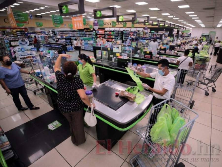 Control de temperatura, distancia y desinfección: así es ir al supermercado en tiempos de pandemia