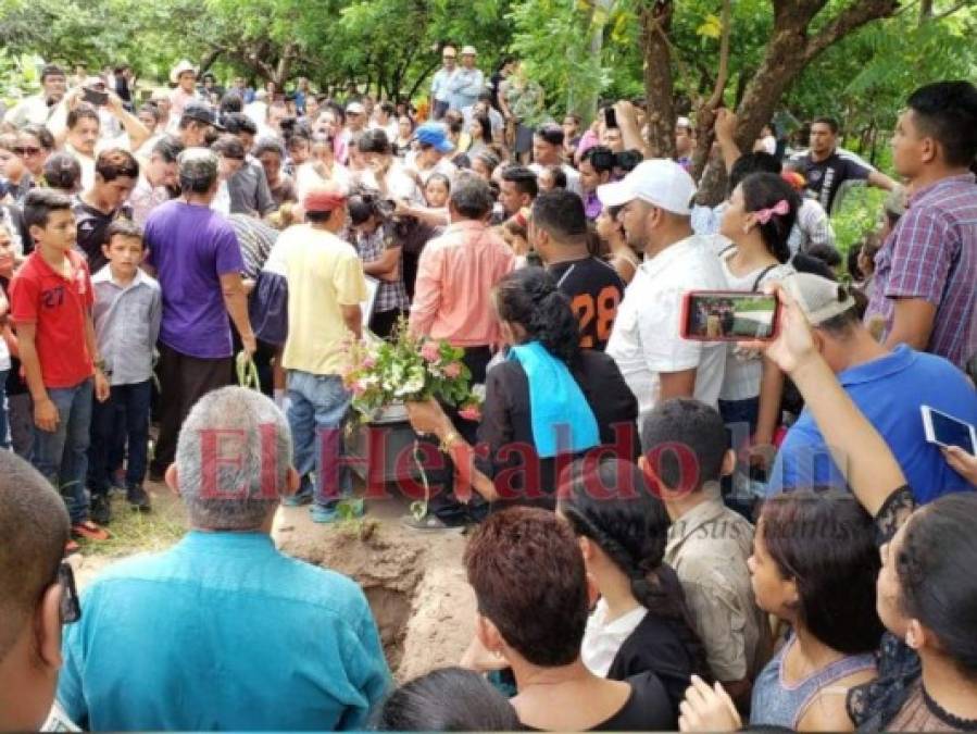 FOTOS: Así fue el último adiós a niña de 11 años asesinada a balazos en Choluteca