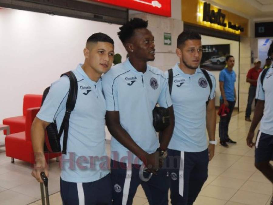 FOTOS: Entre abrazos y selfies, así viajó Motagua a Costa Rica para la final ante Saprissa