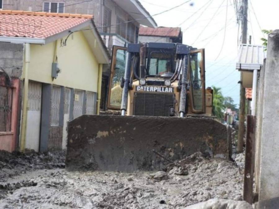 Escenas desesperantes: Continúan labores para rescatar zonas devastadas por tormentas Eta y Iota