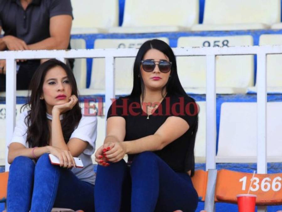 FOTOS: Las bellezas capitalinas que llegaron al estadio Nacional a disfrutar del Olimpia vs Motagua