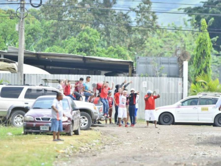 Ambiente en Tocoa ante el duelo Real Sociedad vs Platense por el descenso de la Liga