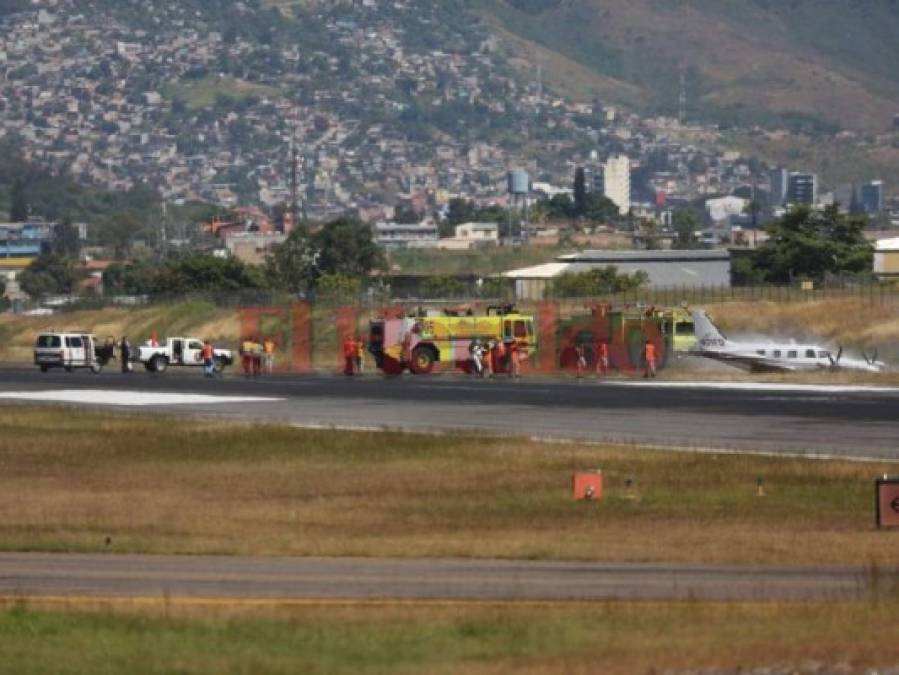 FOTOS: Así fue el aterrizaje de emergencia de una avioneta en el aeropuerto Toncontín