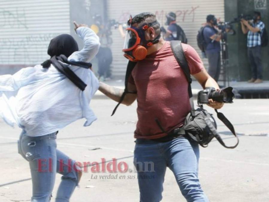 Las impactantes imágenes que dejaron las violentas protestas por el Día del Trabajador
