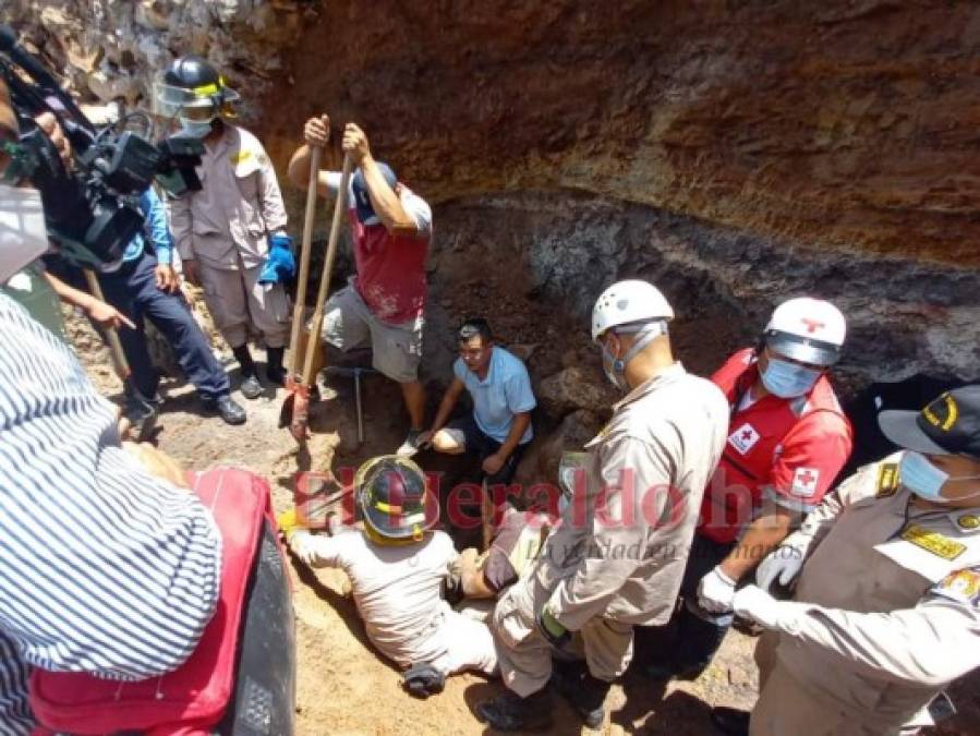 Dramáticas imágenes del rescate de tres hombres soterrados en Sabanagrande (FOTOS)