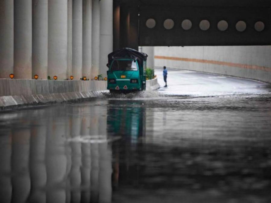 Muertos, inundaciones y damnificados por lluvias en el sur de Asia (FOTOS)