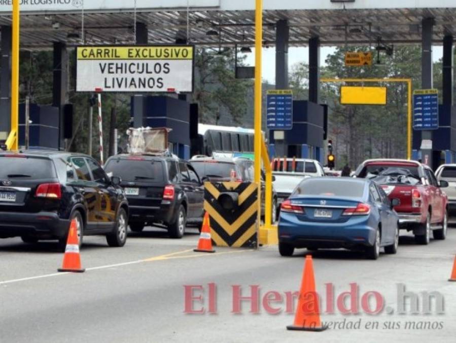 Vacacionistas de vuelta a la realidad tras una semana de diversión