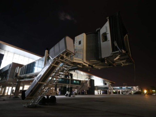 Así fue la histórica inauguración del aeropuerto internacional de Palmerola (Fotos)