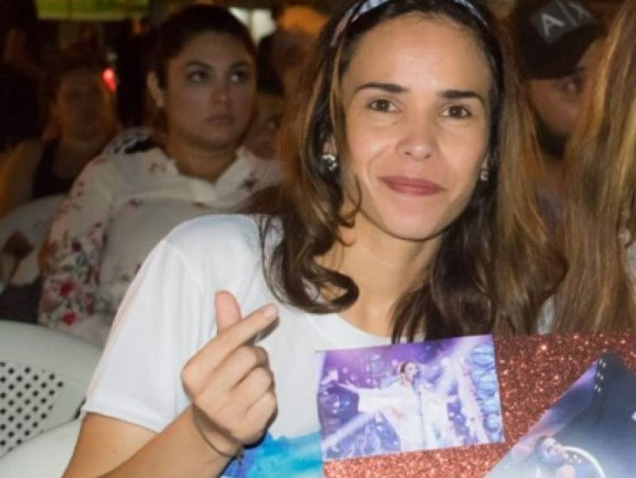 FOTOS: El increíble parecido físico entre Angie Flores y su madre