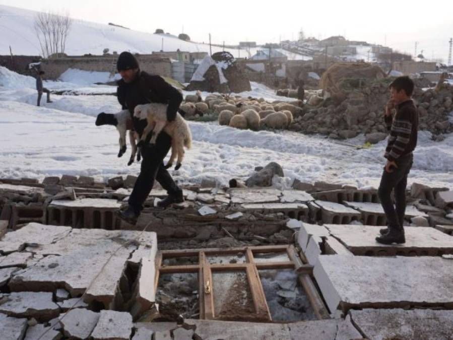 Dolor, destrucción y escombros: el sismo en Turquía que dejó 9 muertos
