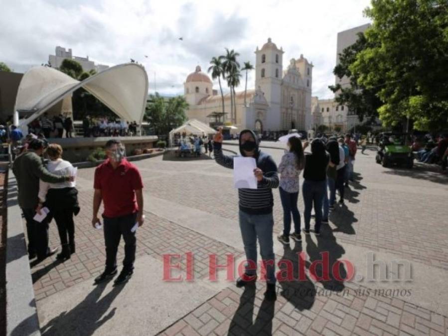 Salud realiza brigadas médicas contra el covid-19 en el Parque Central de Tegucigalpa