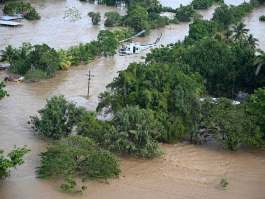 Fotos: Valle de Sula se mantiene bajo el agua tras el devastador Iota