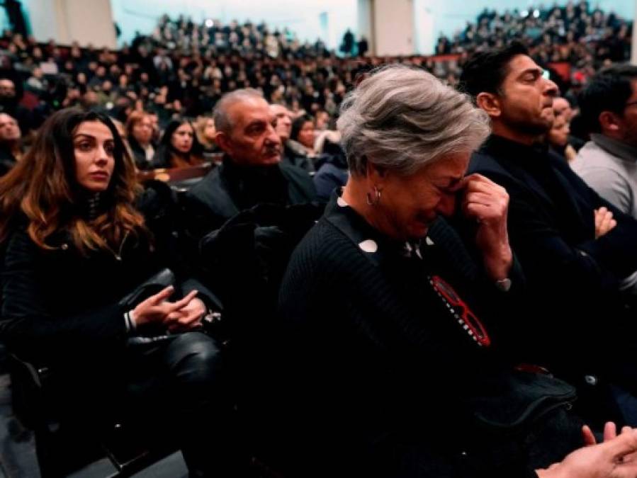 FOTOS: Llanto y dolor en homenaje a dos de las víctimas del avión derribado por misil iraní