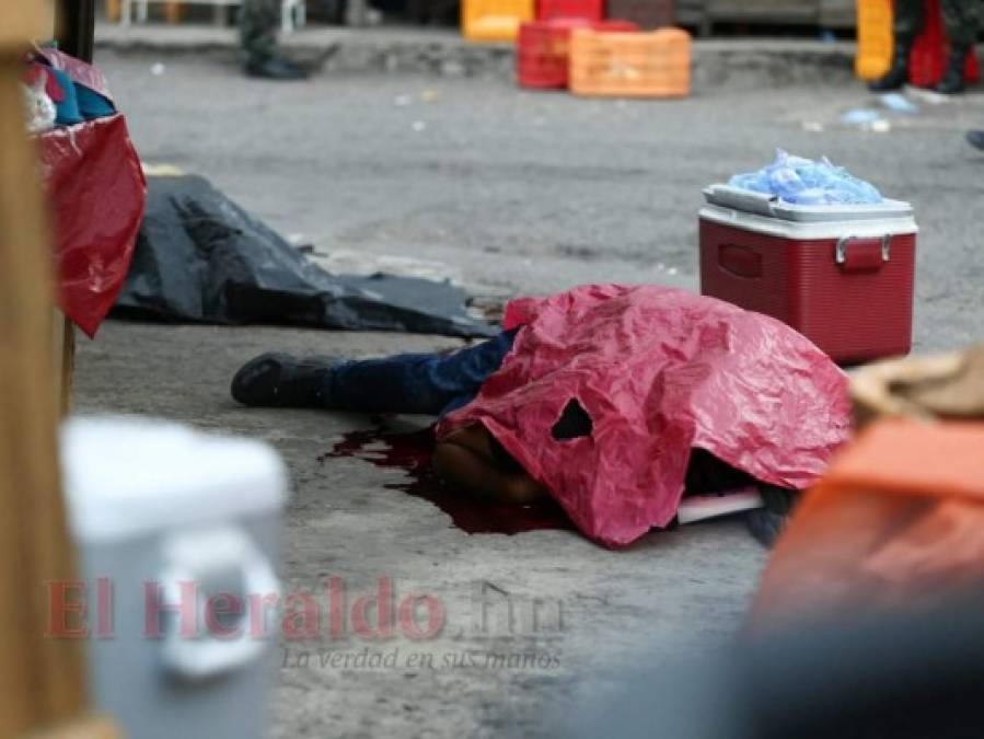 FOTOS: Así quedó la escena del crimen contra dos prestamistas colombianos frente al Instituto Hibueras