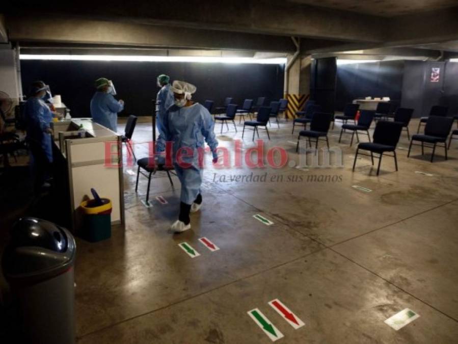 Siete meses de pandemia y los centros de triaje siguen llenos (Fotos)