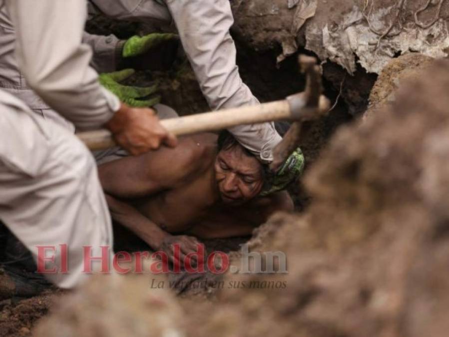 Las dramáticas imágenes del rescate de dos soterrados en Las Acacias