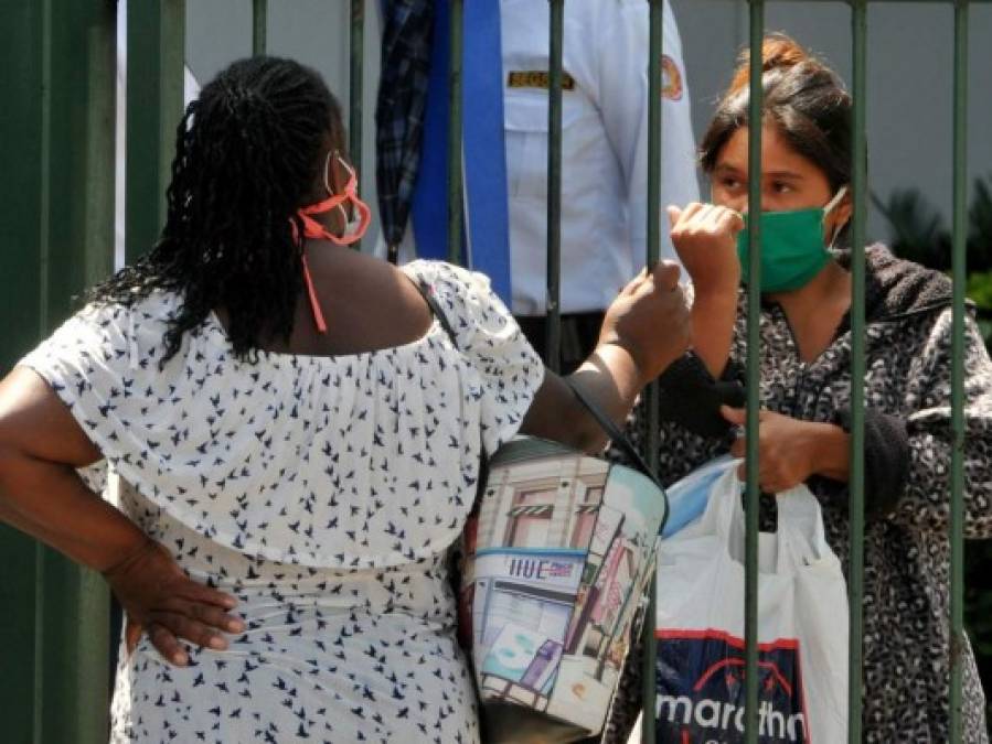 Muertos hasta en los baños: tormentos de un enfermero en Guayaquil