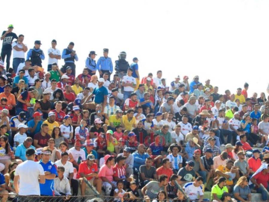FOTOS: Llenazo en Danlí para el partido Real de Minas vs Olimpia