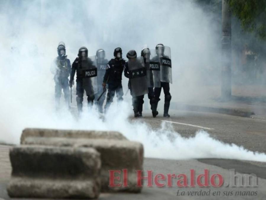 FOTOS: Segundo día de paro nacional deja enfrentamientos entre manifestantes y policías