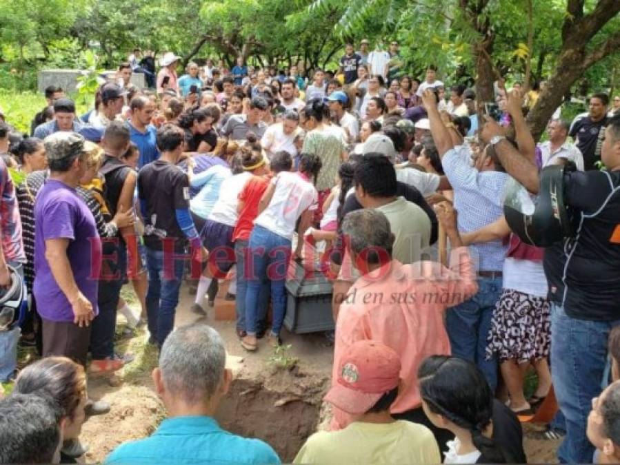 FOTOS: Así fue el último adiós a niña de 11 años asesinada a balazos en Choluteca