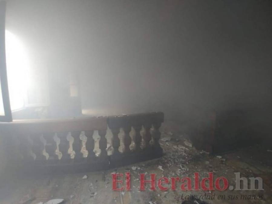 FOTOS: Los daños que encapuchados provocaron al antiguo edificio de la Alcaldía Municipal en la capital