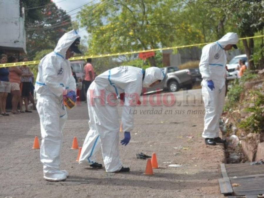 FOTOS: La escena del violento asesinato de una mujer en la capital