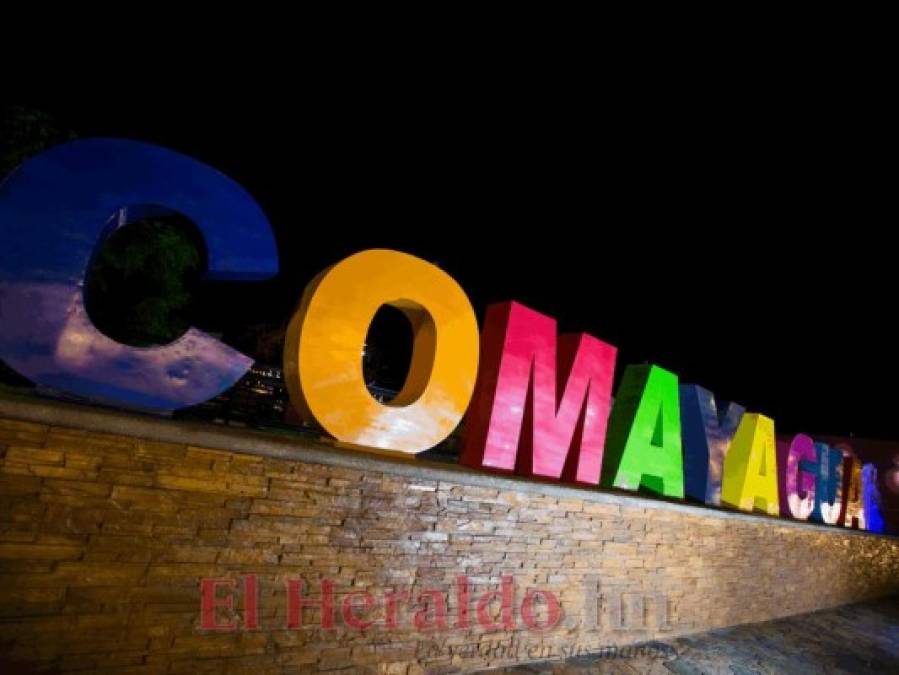 FOTOS: Caminatas, bares y karaoke; turismo nocturno en Comayagua