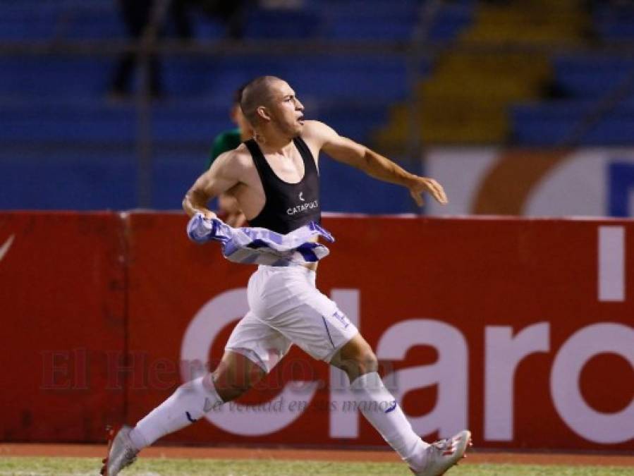 FOTOS: Así fue la eufórica celebración de Jonathan Rubio tras anotarle a Chile