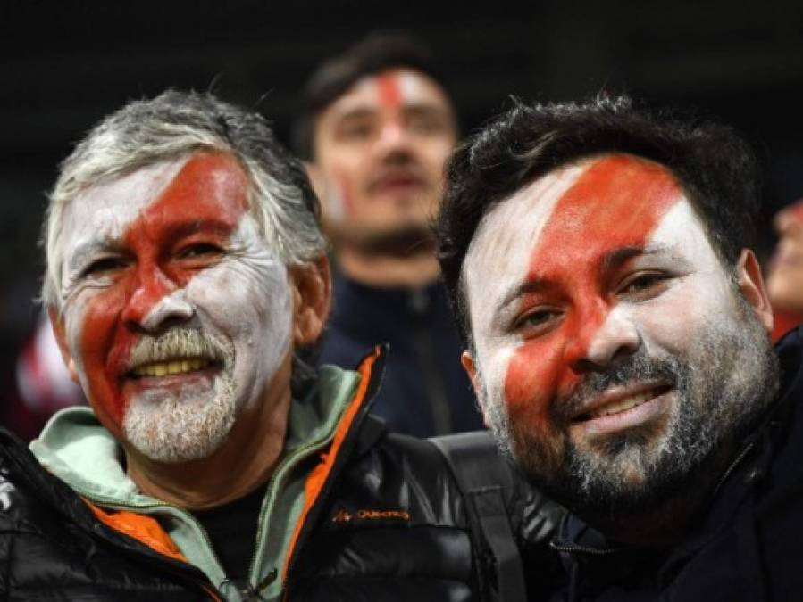 FOTOS: Ambientazo en el Santiago Bernabéu para la final River vs Boca Juniors en Madrid