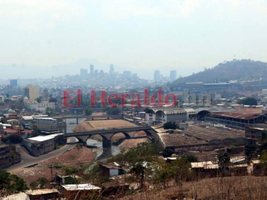 FOTOS: Desolada y vacía, así luce la capital acatando cuarentena