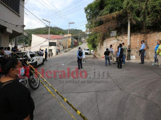 Llanto y dolor en el barrio Buenos Aires: escena de un doble crimen (FOTOS)