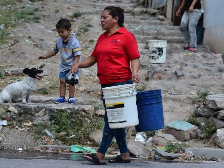 FOTO: Inicia distribución de agua en la capital de Honduras ante posible sequía