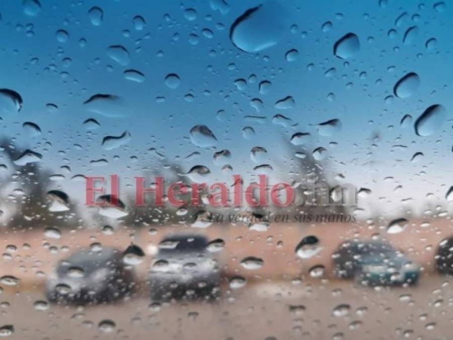 FOTOS: Postes caídos, mercados y calles inundadas, así permanecía la capital durante intensa lluvia