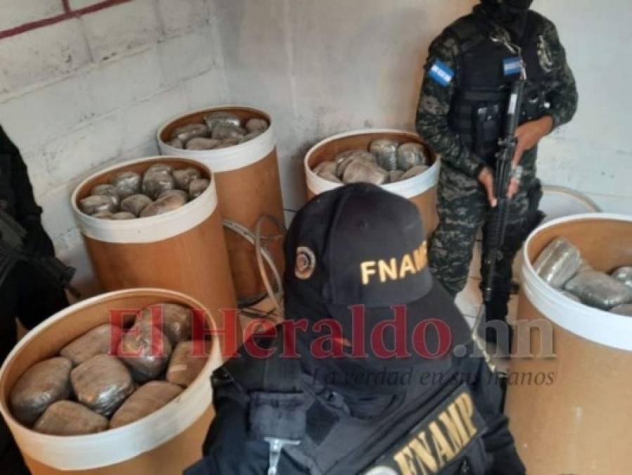 Así fue el millonario decomiso de droga dentro de barriles en El Pedregal