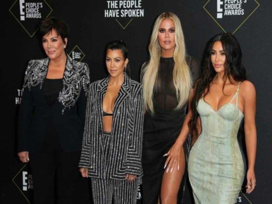 FOTOS: Así llegaron las Kardashian a los E! People's Choice Awards