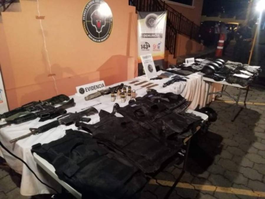 FOTOS: Con armas de grueso calibre e indumentaria militar caen presuntos autores de masacre