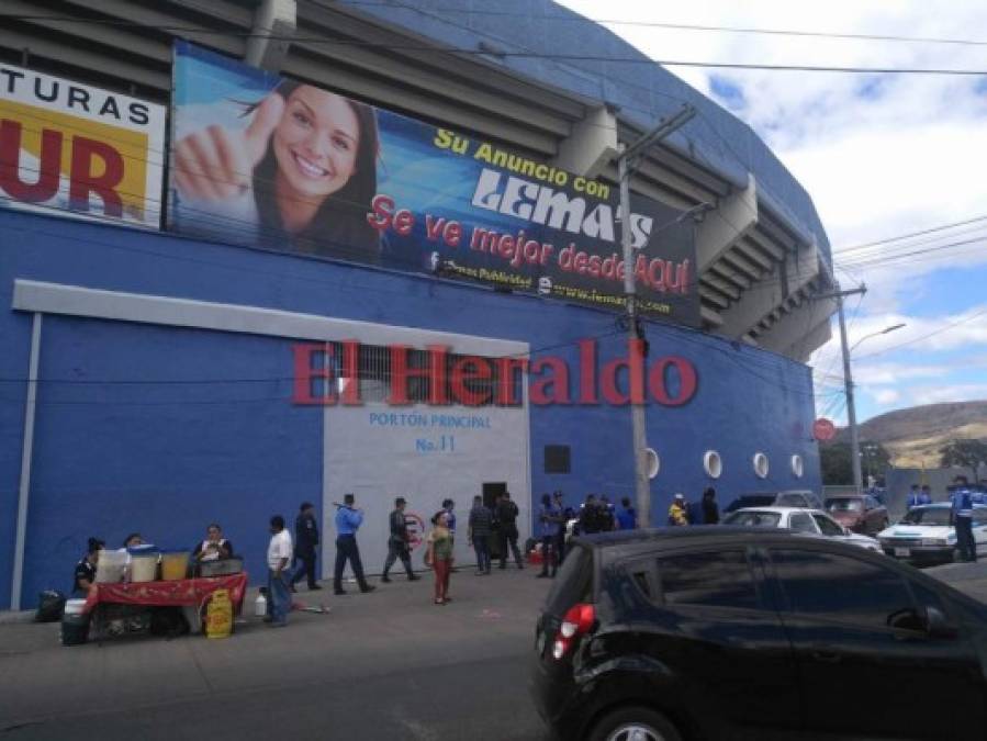 Las mejores fotos del ambiente afuera del estadio Nacional previo al clásico Olimpia vs Motagua