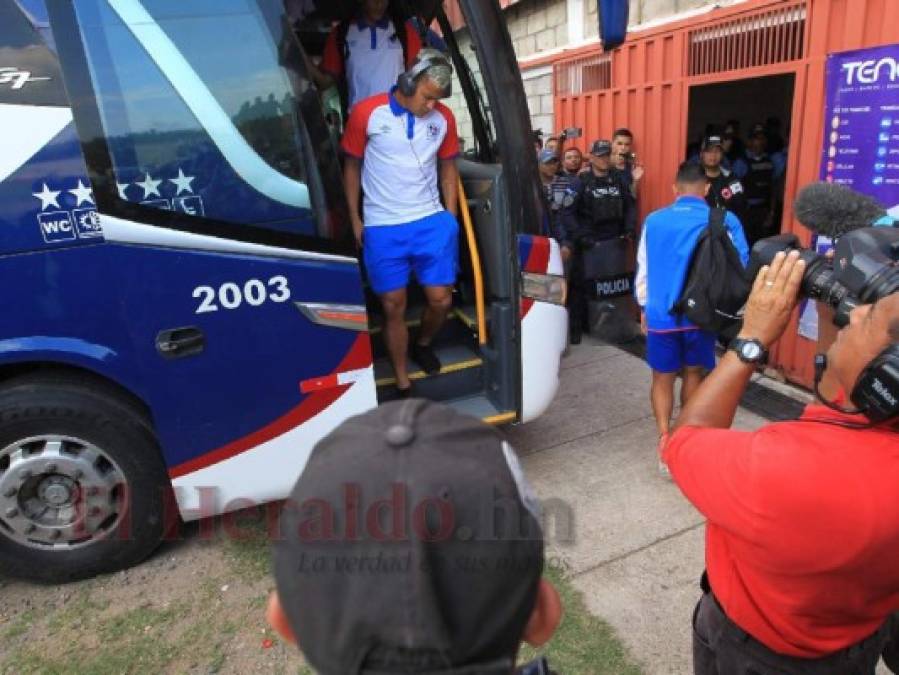 FOTOS: Bajo extrema seguridad, así fue la llegada de Olimpia al Carlos Miranda