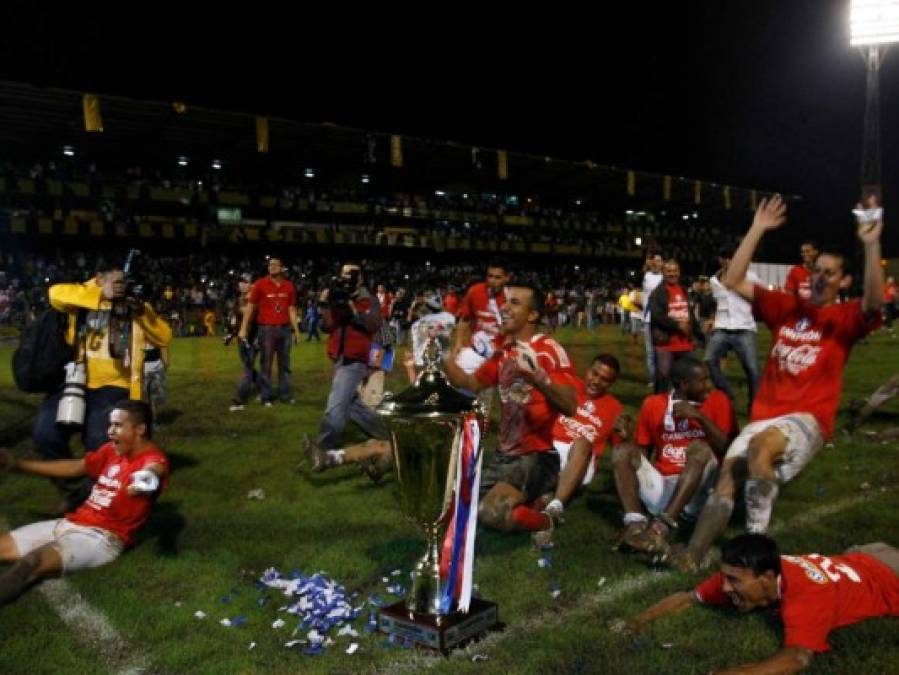 Las 22 copas que ganó Rafael Ferrari como presidente de Olimpia