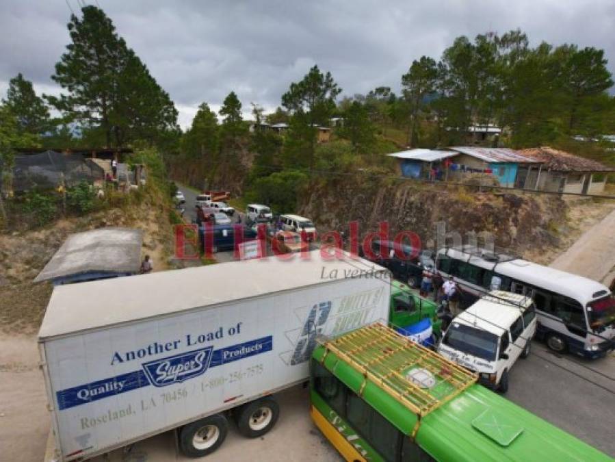 Protestan por mal estado de carreteras hacia la zona occidental y central de Honduras (Fotos)  