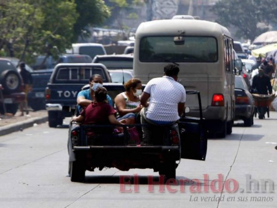 En 'pailas', así se movilizan capitalinos ante falta de transporte público