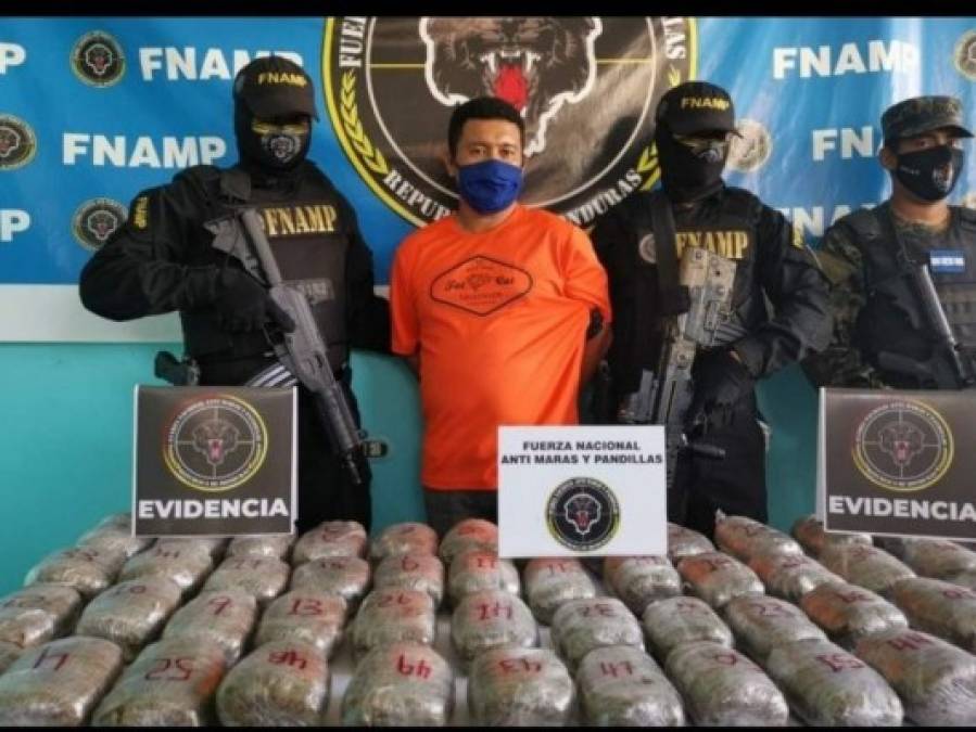 Unos 52 paquetes de droga hallaron escondidos en camión cisterna (FOTOS)