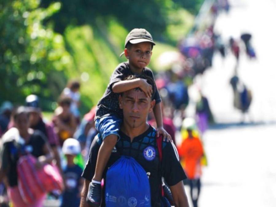 Caravana migrante de hondureños, salvadoreños y haitianos suma más personas en México (Fotos)
