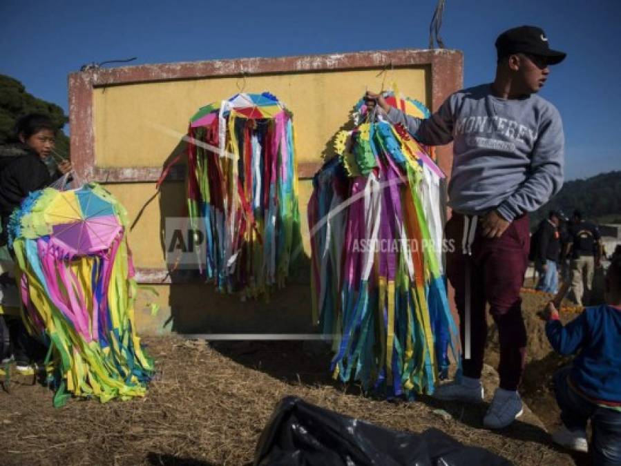 La inusual forma como celebran Día de Muertos en Guatemala