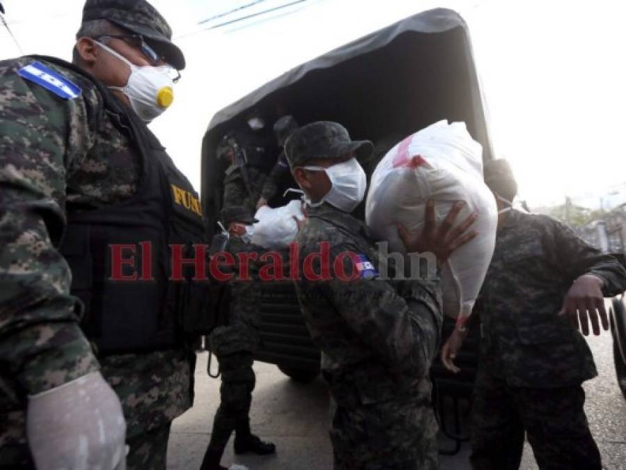 FOTOS: Inicia distribución del 'saco solidario' en colonia Los Pinos