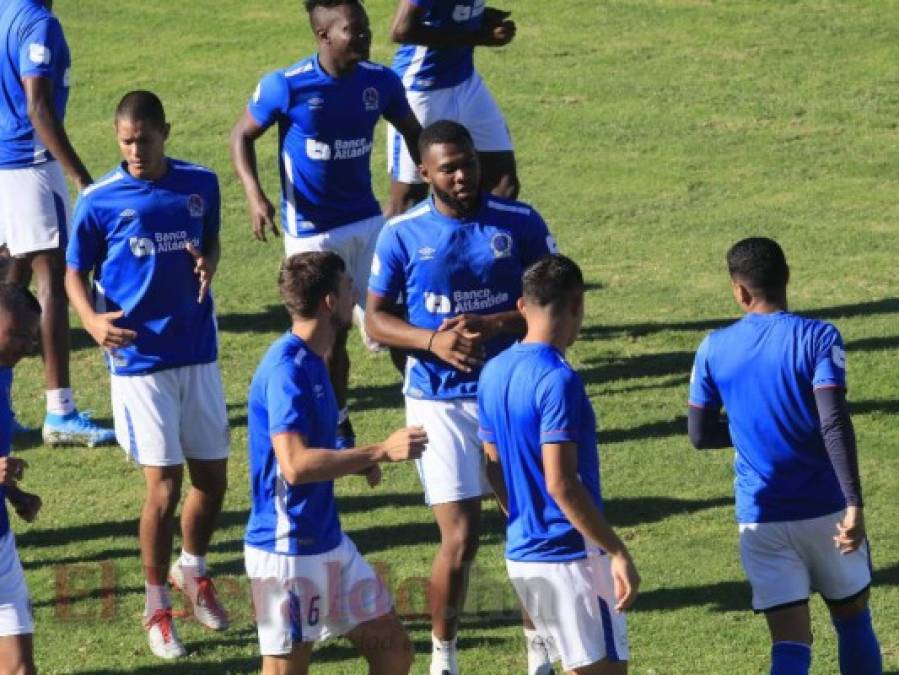 FOTOS: Concentrado y pensando en coronarse el domingo, así entrenó el Olimpia de Troglio