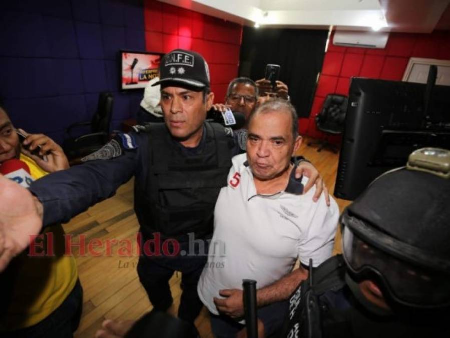 FOTOS: Así fue la captura del periodista David Romero en las instalaciones de Radio Globo