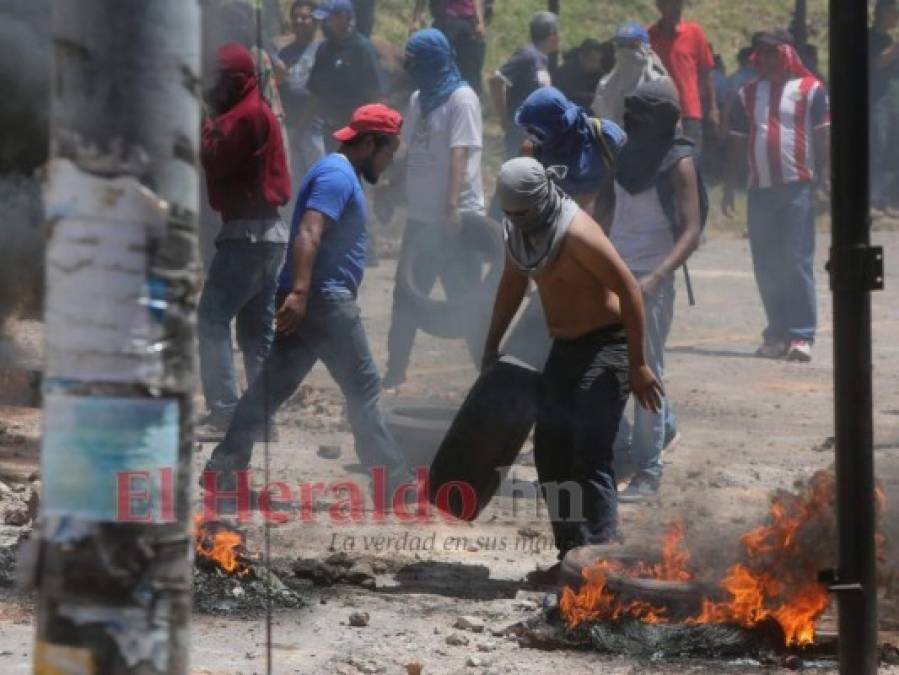 Las protestas en El Chimbo: Quemas, niños gaseados y calles bloquedas