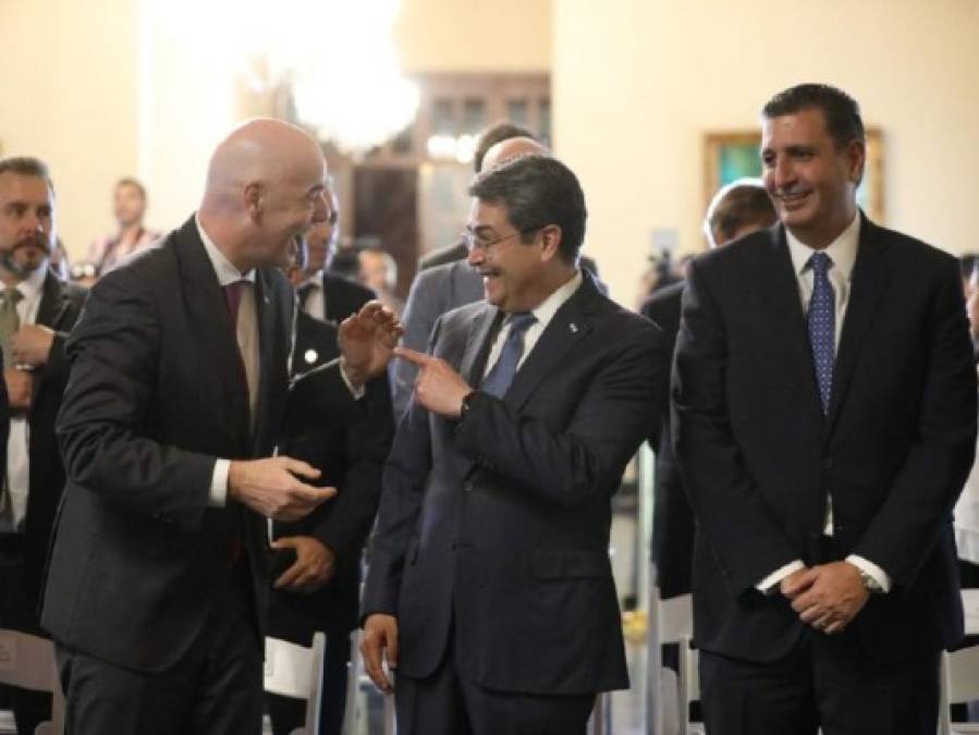 Infantino en Honduras: avión privado, recibido por JOH y presente en El Birichiche